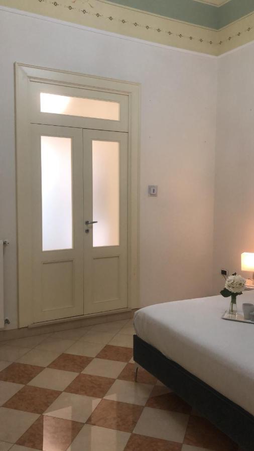 Maison Flores Deluxe Бари Экстерьер фото